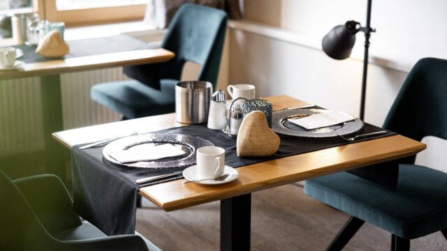 Ein gedeckter Tisch im Restaurant