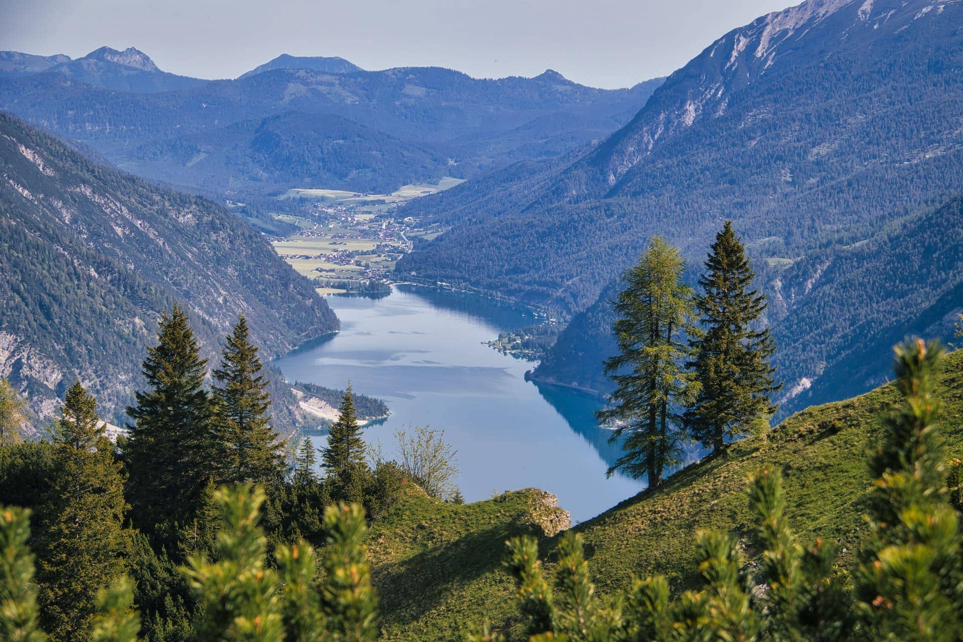 Hotel 6 ausblick vom baerenkopf achensee sommer naturpark