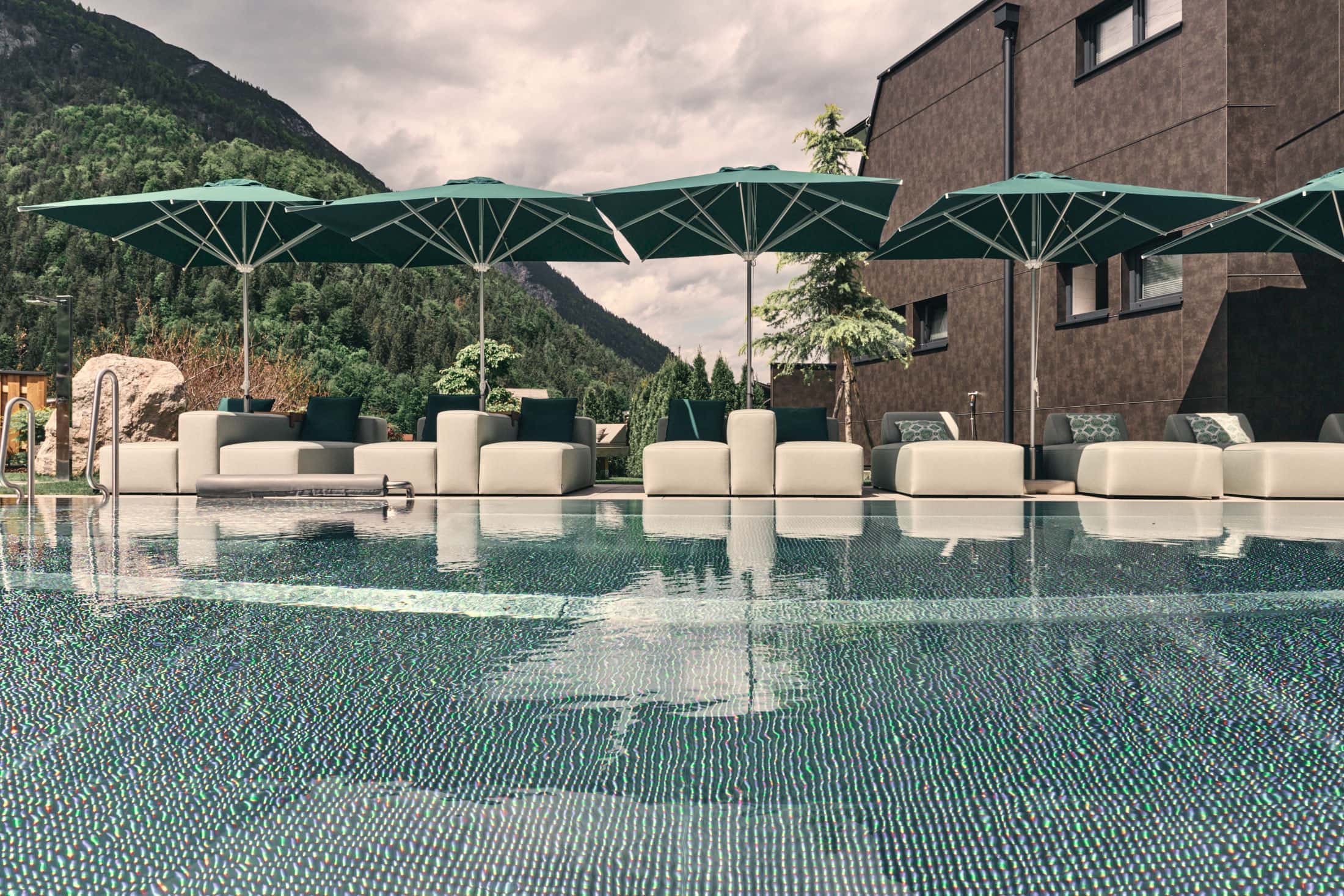 Wellness & Spa 2 20220531 Hotel Auszeit 2137 pool schwimmbad